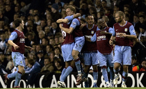 巴萨在塞维利亚对阵贝蒂斯的百年对决：历史的延续与未来的碰撞（百年宿敌再会塞维利亚：巴萨VS贝蒂斯，历史延续与未来争锋）