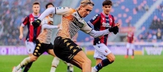 萨顿批萨拉赫：状态大幅下滑该接受替补，还自视甚高令人尴尬