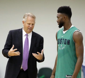 命悬一线，若梅州胜或海牛不败，亚泰都将提前降级（亚泰命悬一线：梅州取胜或海牛不败，提前降级在即）