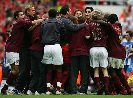 喀麦隆国脚尼亚马雷乌出轨，被女友曝光整个抓奸过程