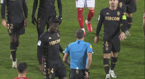 记者：阿坎吉因流感缺席训练，球员身体状况将于明日进行评估