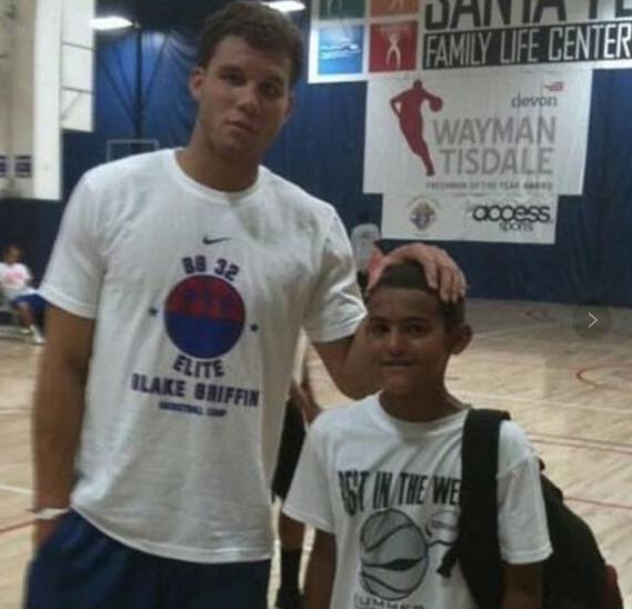 欧冠第4轮前瞻：双战术体系的博弈，两位神锋大战“群狼”（欧冠第4轮前瞻：两套战术正面碰撞，双神锋硬撼群狼）