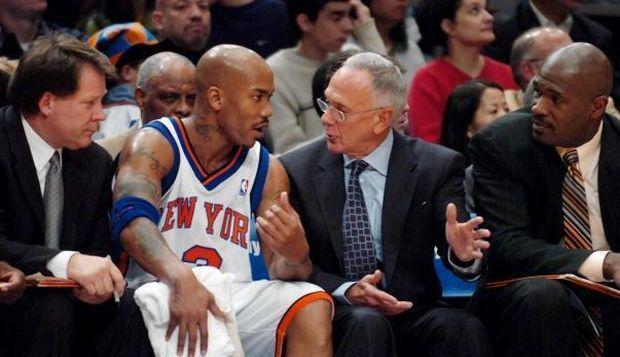 TA分析3-5-2阵型：从翼卫驱动到双锋美学，弱队逆袭制胜之道（3-5-2战术解码：翼卫驱动与双锋之美，弱旅逆袭取胜指南）