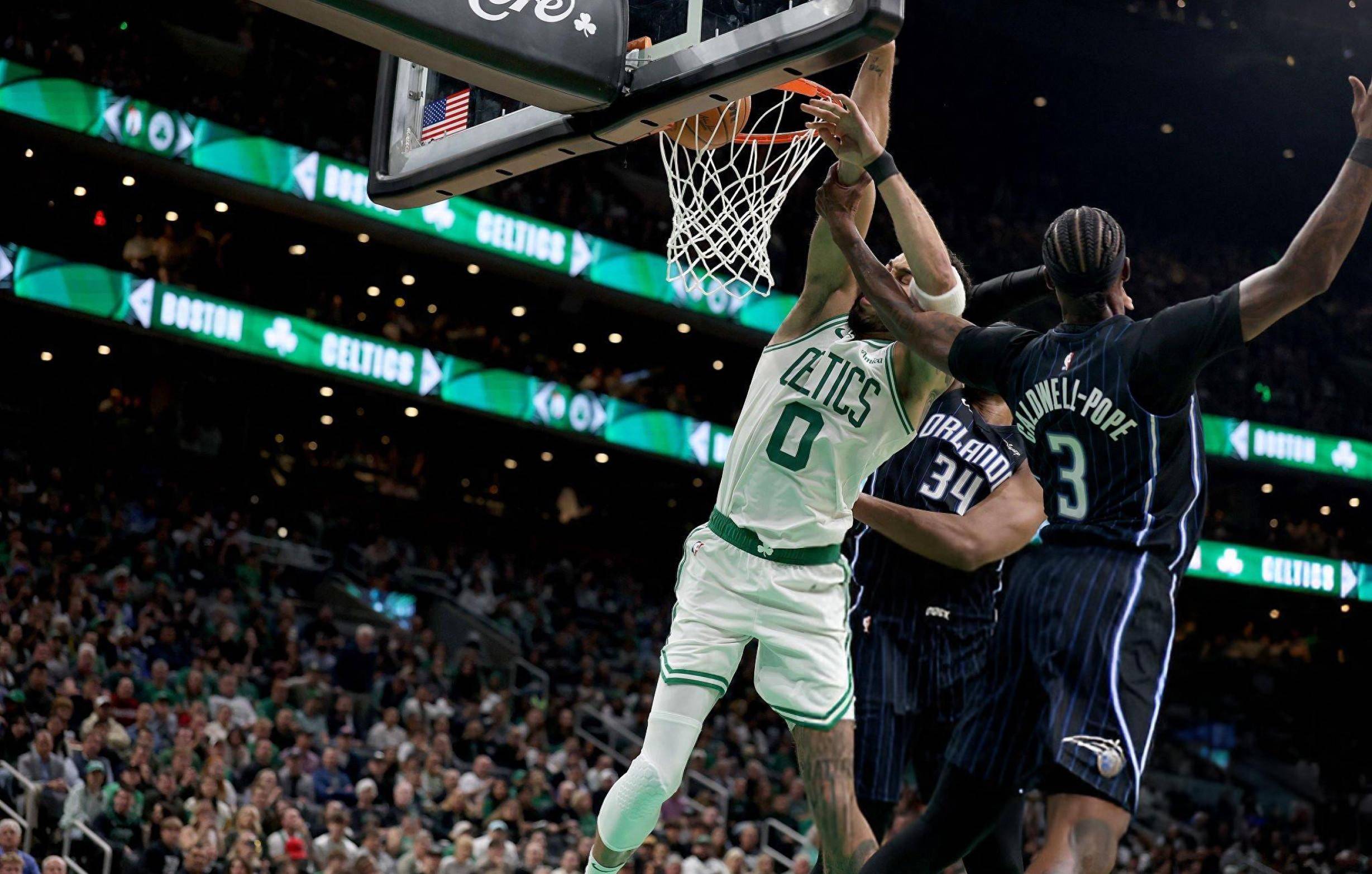 浮嶋敏：无论首发和替补都要为球队做贡献；满意赵松源的表现（浮嶋敏强调首发与替补同样要为球队出力，肯定赵松源的发挥）