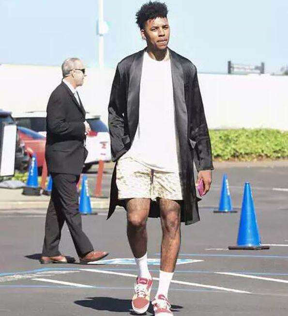 板仓滉：后防线以零失球为目标，战加纳和玻利维亚肯定不轻松（板仓滉：目标零封后防，迎战加纳与玻利维亚并不轻松）